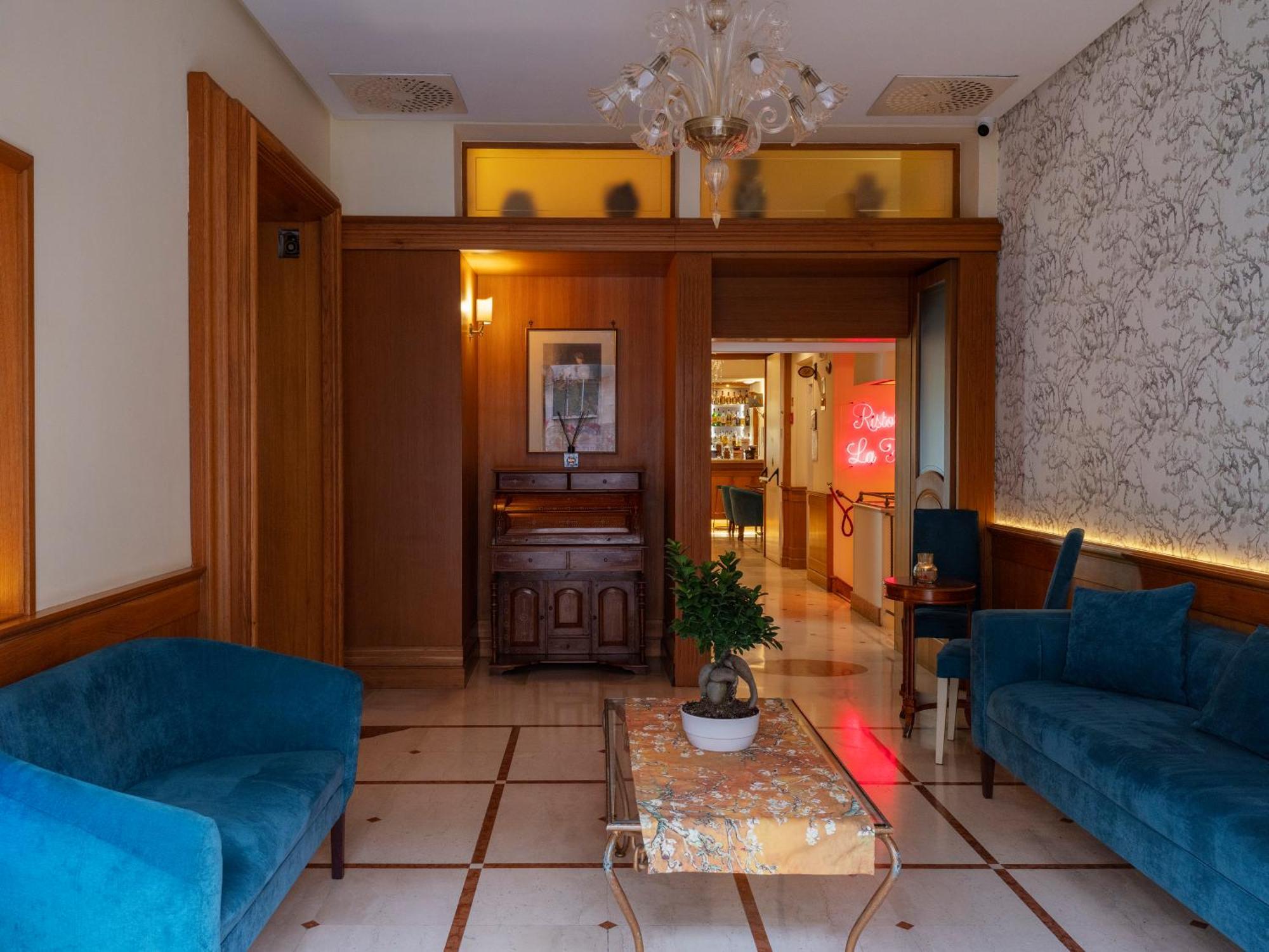 Grande Hotel Europa Napoli Esterno foto