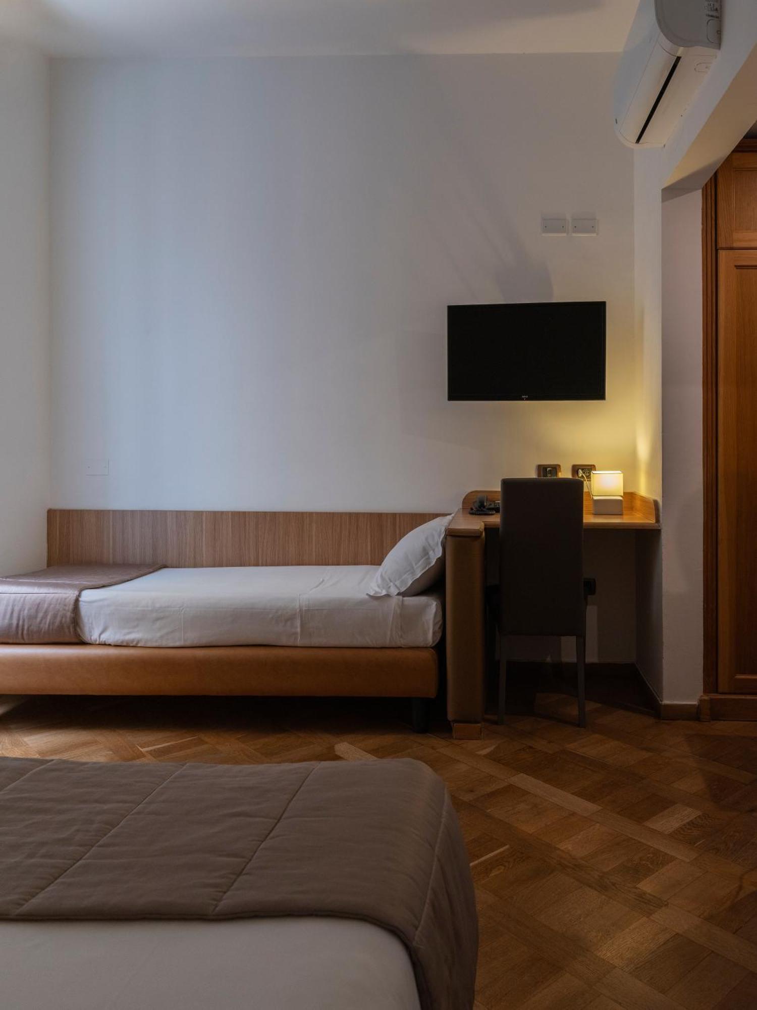 Grande Hotel Europa Napoli Esterno foto