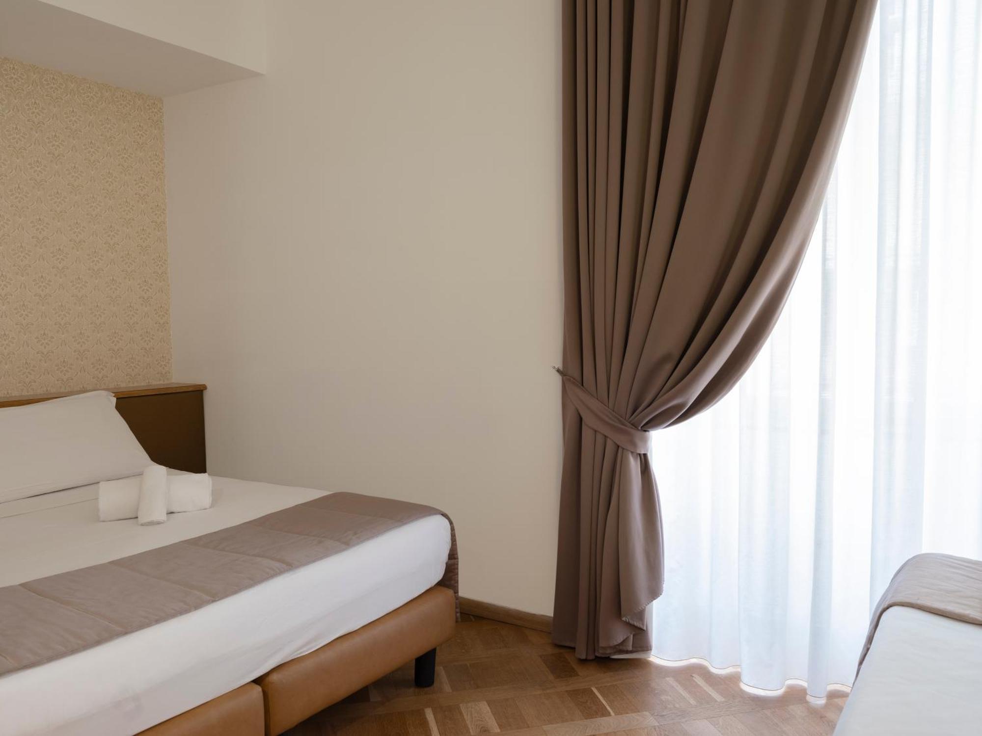 Grande Hotel Europa Napoli Esterno foto